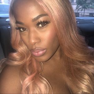 Meet your Posher, Aja